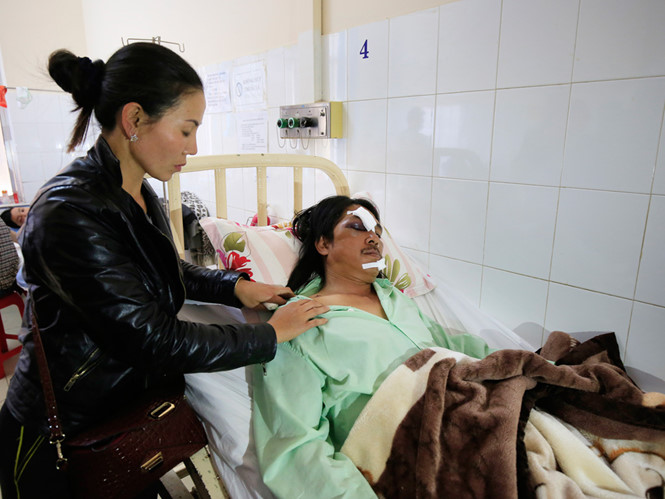 Ông Lâm đang điều trị tại Bệnh viện Lâm Đồng - Ảnh: Lâm Viên