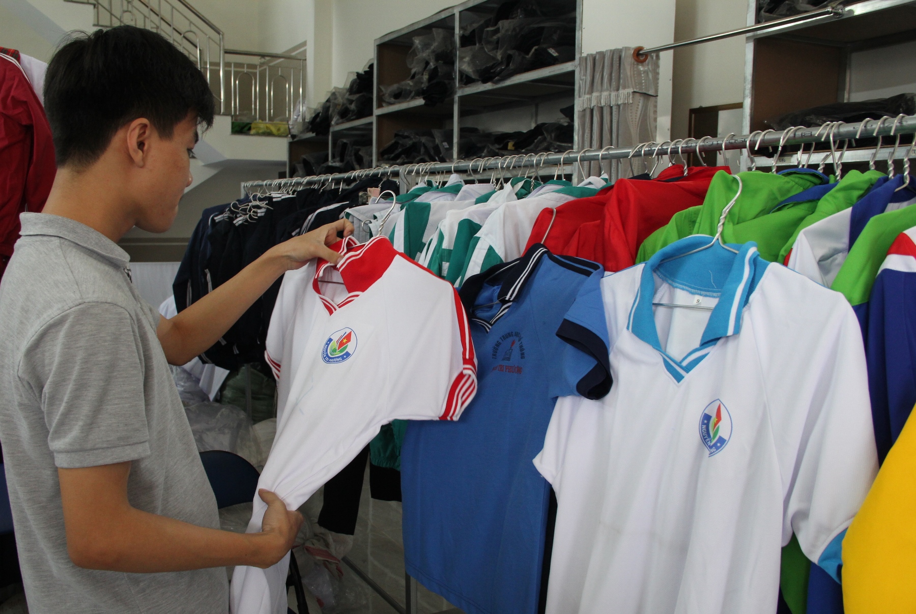 Trường THPT Nguyễn Tri Phương (phường Lộc Tiến) có đến 3 mẫu đồng phục thể dục