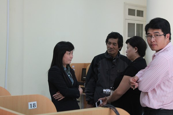 Chị Hoa kể lại vụ việc phát hiện cháu Hà My tại Thư viện tỉnh Lâm Đồng cho nhóm PV