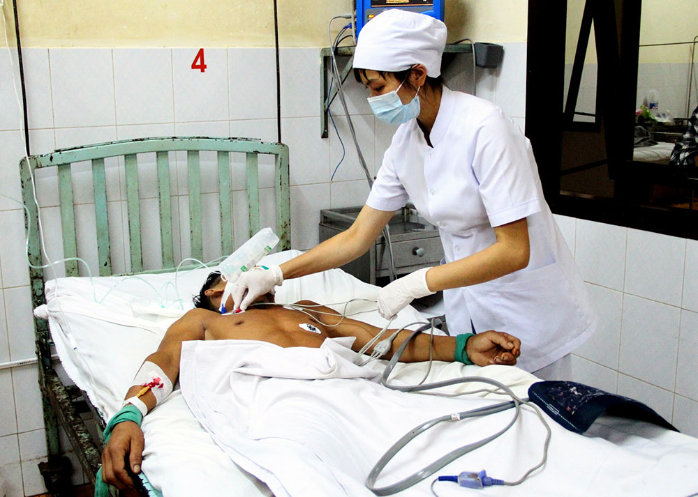 Người đàn ông bị xe Phương Trang tông đang điều trị tại bệnh viện trong tình trạng nguy kịch