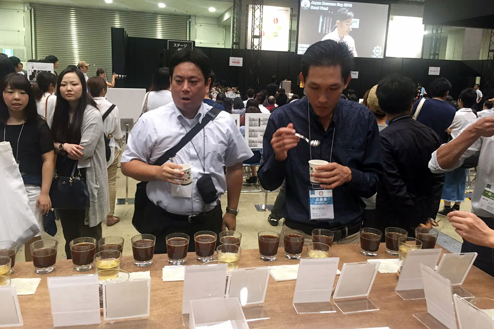 Hoạt động thử nếm hương vị các giống cà phê đặc cao cấp hiếm có từ các vùng miền