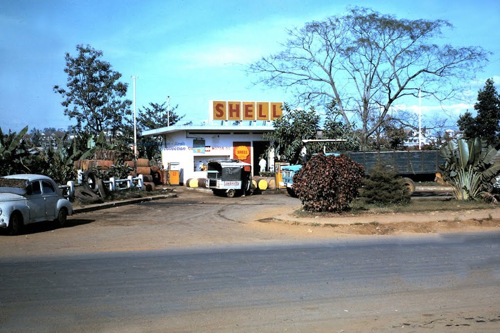 Một trạm xăng Bảo Lộc – Lâm Đồng 1967/68 – Photo by J. Westenskow