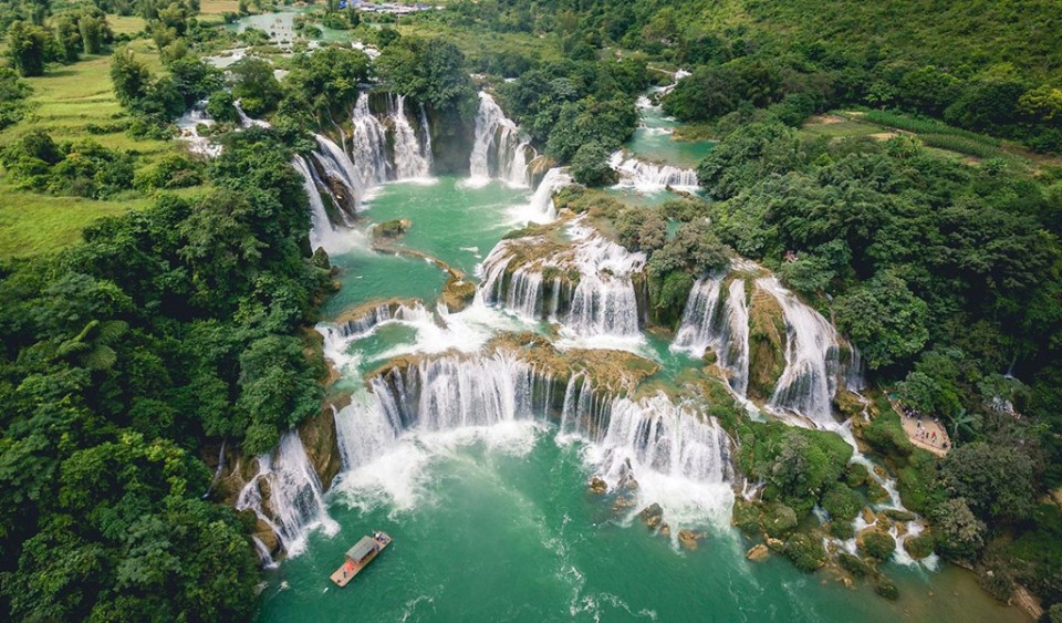 Thác Đambri lọt top 14 thác nước đẹp nhất thế giới
